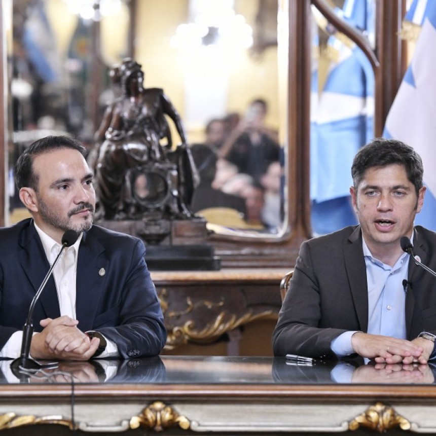 Axel Kicillof suscribi&oacute; en Corrientes convenios de cooperaci&oacute;n con el gobernador Juan Pablo Vald&eacute;s