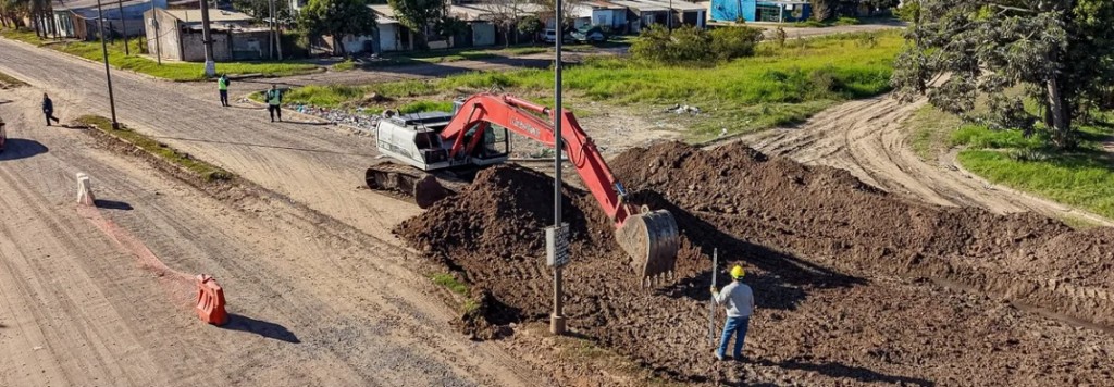 Inici&oacute; la pavimentaci&oacute;n de la avenida Cuba, una obra clave para conectar el barrio Pirayu&iacute; con la Autov&iacute;a Ruta 12