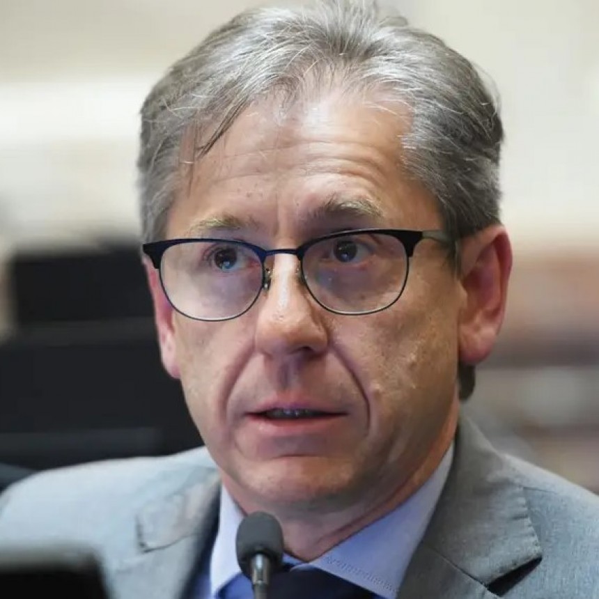 Vischi: “La democracia merece discusión adulta y consenso”